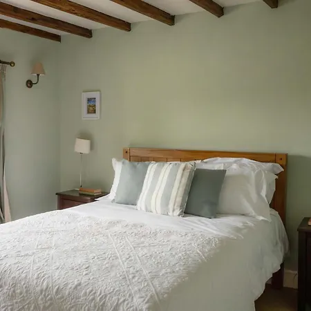 Host & - Corner House