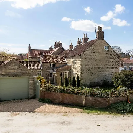 Host & - Corner House