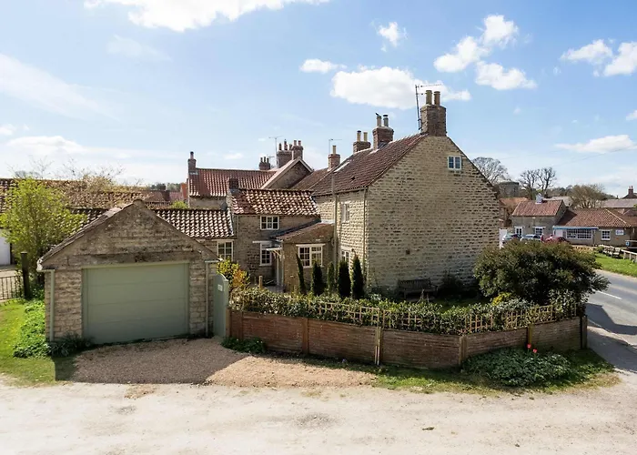 Host & - Corner House