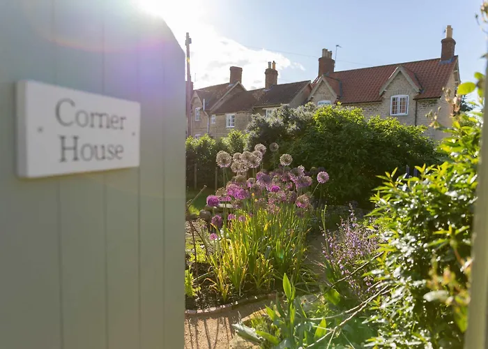 Host & - Corner House Holiday home *