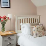 Host & - Corner House Дом отдыха Hovingham